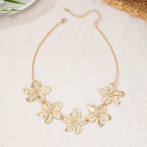 Flower Pendant Necklace
